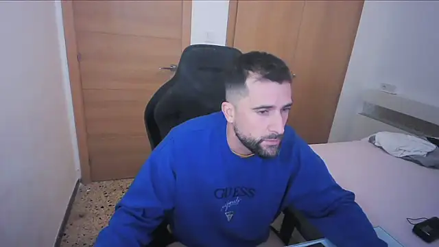 Snapshot of alex877x chatting on November 16, 2025, 12:11 pm alex877x online show from November 16, 2025, 12:11 pm