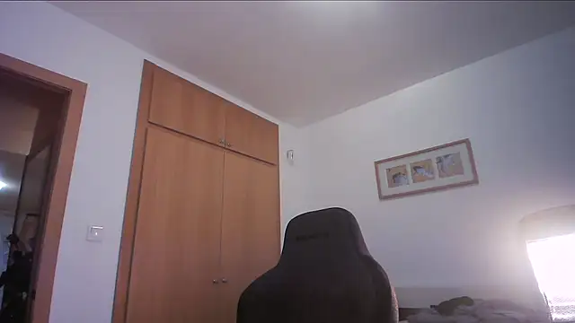 Snapshot of alex877x chatting on December 1, 2025, 1:05 pm alex877x online show from December 1, 2025, 1:05 pm