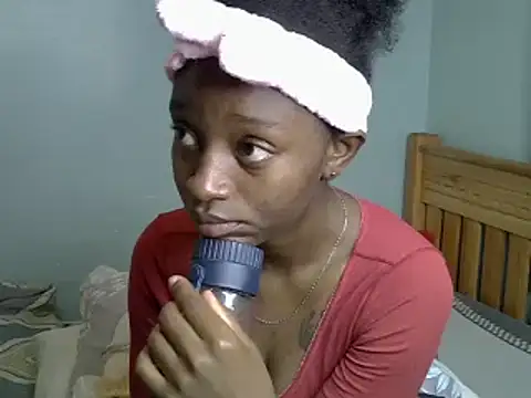 Snapshot of Enkarxx chatting on March 21, 2025, 1:56 pm Enkarxx online show from March 21, 2025, 1:56 pm