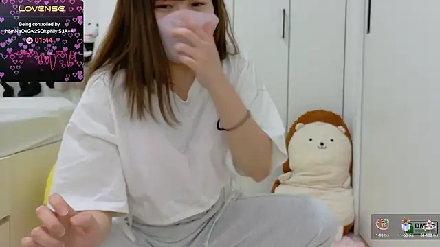 SUZU  online show from February 24, 2025, 12:16 pm