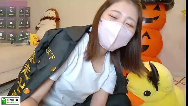 SUZU  online show from October 31, 2025, 1:12 pm