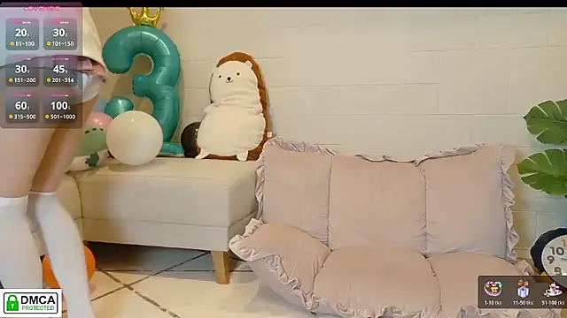 SUZU  online show from November 30, 2025, 12:09 pm