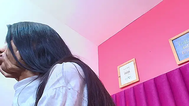 Snapshot of littlee_emilyy_ chatting on January 28, 2025, 8:57 am littlee emilyy online show from January 28, 2025, 8:57 am