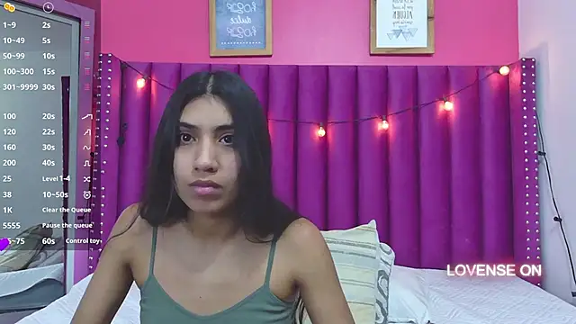 Snapshot of littlee_emilyy_ chatting on March 8, 2025, 3:06 am littlee emilyy online show from March 8, 2025, 3:06 am