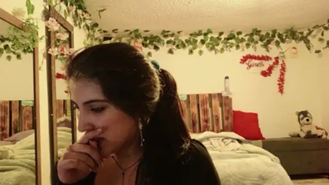 azahar  ziiz online show from November 24, 2025, 8:52 pm