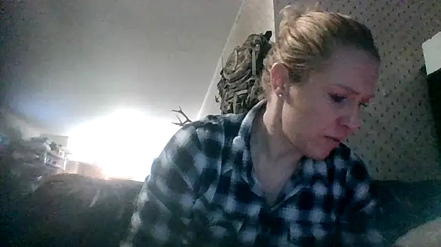 lisamatty4601 online show from January 18, 2025, 11:00 pm