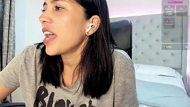 andykiuty online show from December 21, 2024, 6:12 pm