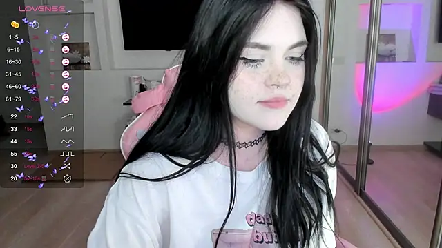 Snapshot of SelenaCute chatting on December 15, 2024, 5:02 am SelenaCute online show from December 15, 2024, 5:02 am