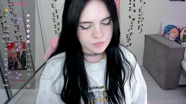 Snapshot of SelenaCute chatting on February 3, 2025, 8:13 am SelenaCute online show from February 3, 2025, 8:13 am