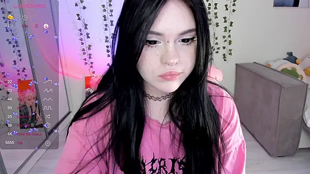 Snapshot of SelenaCute chatting on February 27, 2025, 5:13 am SelenaCute online show from February 27, 2025, 5:13 am