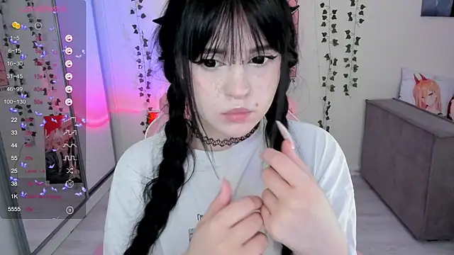 Snapshot of SelenaCute chatting on March 7, 2025, 6:24 am SelenaCute online show from March 7, 2025, 6:24 am