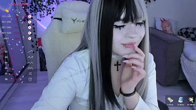 Snapshot of SelenaCute chatting on October 28, 2025, 5:00 am SelenaCute online show from October 28, 2025, 5:00 am