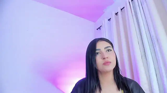 Snapshot of Abby__colins chatting on December 11, 2024, 10:06 pm Abby colins online show from December 11, 2024, 10:06 pm