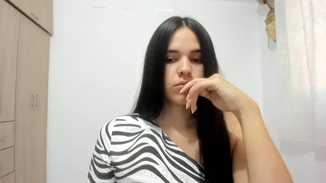 Snapshot of Hana_Zurah chatting on October 29, 2025, 10:44 pm Hana Zurah online show from October 29, 2025, 10:44 pm