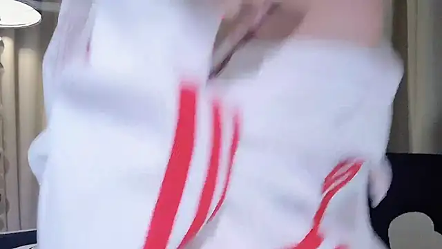 lvy-w online show from March 5, 2025, 7:49 am