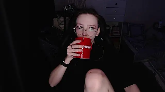 Snapshot of AmeliaKamishiro chatting on November 17, 2025, 1:33 am AmeliaKamishiro online show from November 17, 2025, 1:33 am