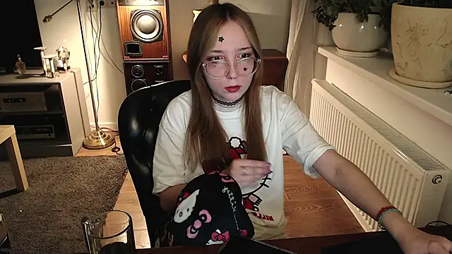 Snapshot of AmeliaKamishiro chatting on January 5, 2026, 7:39 pm AmeliaKamishiro online show from January 5, 2026, 7:39 pm
