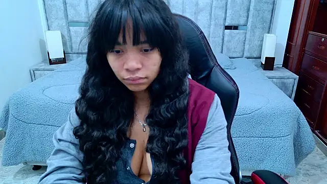 laureentt  online show from February 17, 2026, 3:14 am