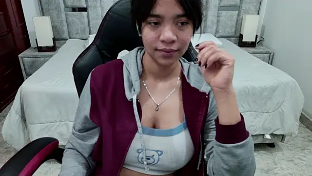 Snapshot of laureentt_ chatting on May 6, 2026, 3:13 am laureentt online show from May 6, 2026, 3:13 am