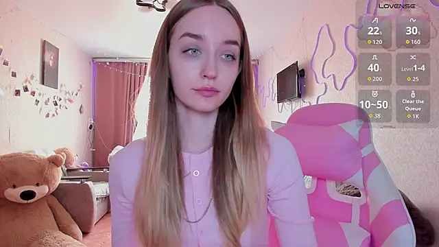 Snapshot of MoonDust chatting on March 28, 2026, 11:54 am MoonDust online show from March 28, 2026, 11:54 am