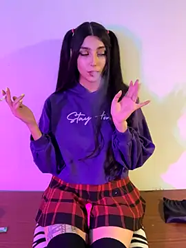 Snapshot of Felicia_smok3 chatting on November 8, 2025, 4:01 am Felicia smok3 online show from November 8, 2025, 4:01 am