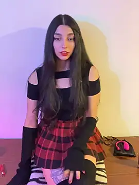 Snapshot of Felicia_smok3 chatting on December 18, 2025, 1:44 am Felicia smok3 online show from December 18, 2025, 1:44 am