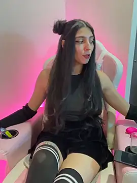 Felicia smok3 online show from May 3, 2026, 3:45 am
