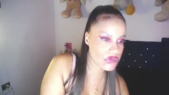 Snapshot of pamela_guzmaan chatting on November 20, 2025, 7:24 pm pamela guzmaan online show from November 20, 2025, 7:24 pm