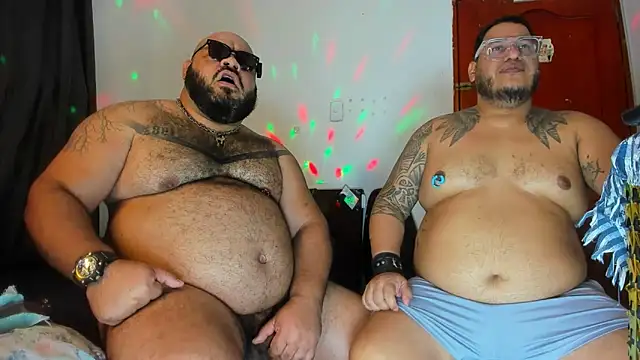 Snapshot of Latino_bigcock chatting on March 5, 2026, 6:37 pm Latino bigcock online show from March 5, 2026, 6:37 pm