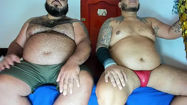 Snapshot of Latino_bigcock chatting on April 28, 2026, 9:20 pm Latino bigcock online show from April 28, 2026, 9:20 pm