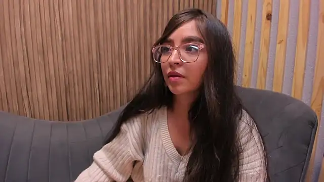 Eva Macalliter online show from February 7, 2025, 8:55 am