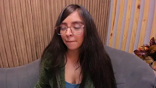 Eva Macalliter online show from February 12, 2025, 9:10 am