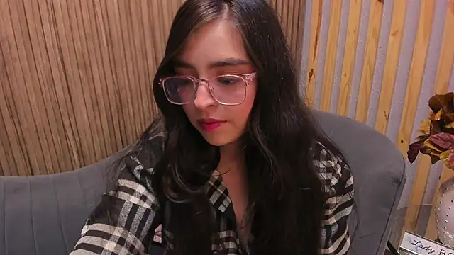 Eva Macalliter online show from February 20, 2025, 2:40 am