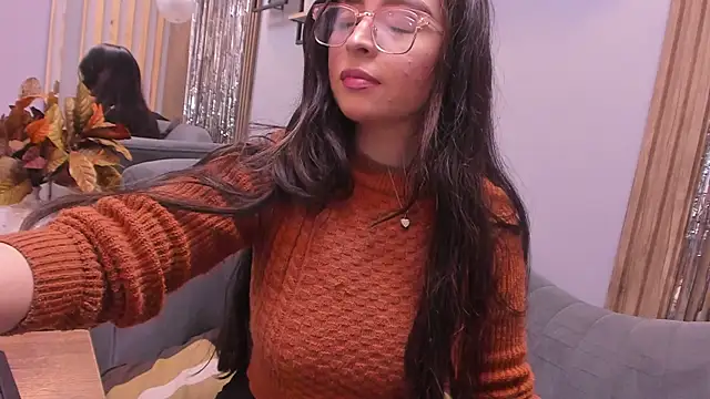 Eva Macalliter online show from December 18, 2025, 3:23 am