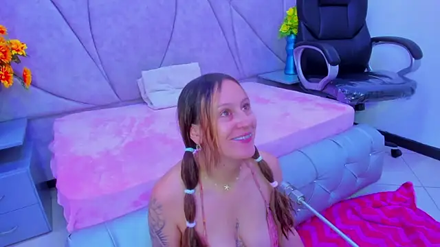 HornySlut69  online show from October 22, 2025, 12:38 pm