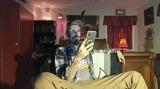 Snapshot of RoosterWabbit chatting on January 15, 2025, 6:54 am RoosterWabbit online show from January 15, 2025, 6:54 am