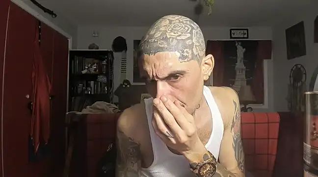 Snapshot of RoosterWabbit chatting on February 23, 2025, 5:34 am RoosterWabbit online show from February 23, 2025, 5:34 am