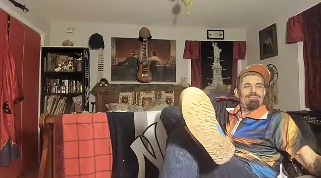 Snapshot of RoosterWabbit chatting on February 25, 2025, 6:47 am RoosterWabbit online show from February 25, 2025, 6:47 am