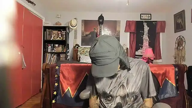 Snapshot of RoosterWabbit chatting on March 11, 2025, 5:27 am RoosterWabbit online show from March 11, 2025, 5:27 am