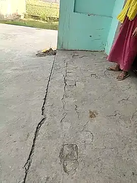 COUPLLE VILLAGE online show from April 15, 2026, 1:56 am