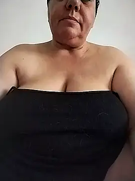 Snapshot of BustyBabyOfficial chatting on September 14, 2025, 11:31 am BustyBabyOfficial online show from September 14, 2025, 11:31 am