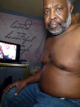 Snapshot of macnificent1fr chatting on February 5, 2025, 3:45 am macnificent1fr online show from February 5, 2025, 3:45 am