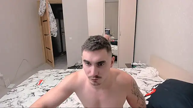 Snapshot of OliviaLukas chatting on December 12, 2024, 8:43 pm OliviaLukas online show from December 12, 2024, 8:43 pm