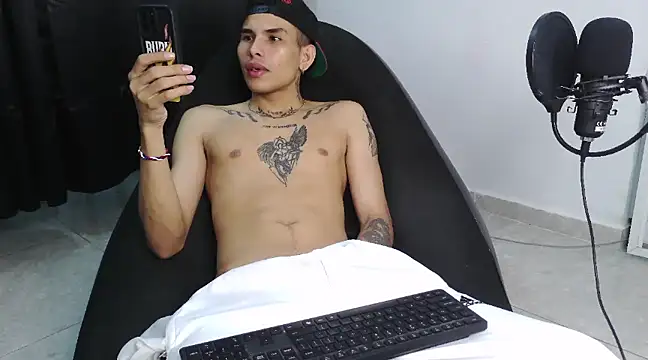 hot king20 online show from February 26, 2025, 7:42 am