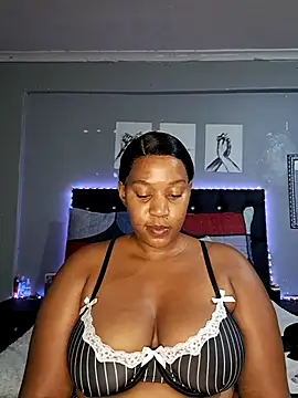 Snapshot of Toya_P chatting on September 13, 2025, 7:46 pm Toya P online show from September 13, 2025, 7:46 pm