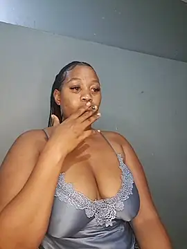 Snapshot of Toya_P chatting on October 8, 2025, 7:33 pm Toya P online show from October 8, 2025, 7:33 pm