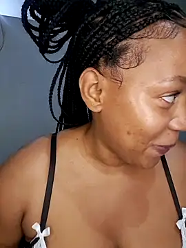 Snapshot of Toya_P chatting on October 18, 2025, 9:04 pm Toya P online show from October 18, 2025, 9:04 pm