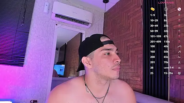 Snapshot of JUANDIAMONDS98 chatting on May 4, 2026, 1:18 pm JUANDIAMONDS98 online show from May 4, 2026, 1:18 pm
