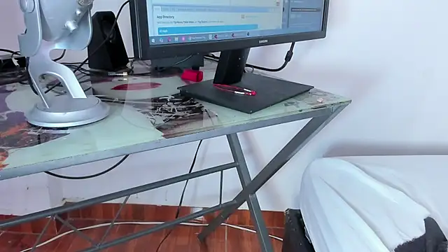 Snapshot of queen_yully chatting on October 26, 2025, 8:37 pm queen yully online show from October 26, 2025, 8:37 pm