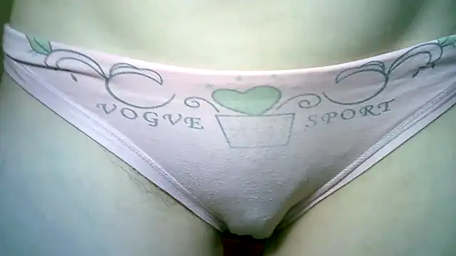 VikkyVikiss online show from September 25, 2025, 4:11 pm